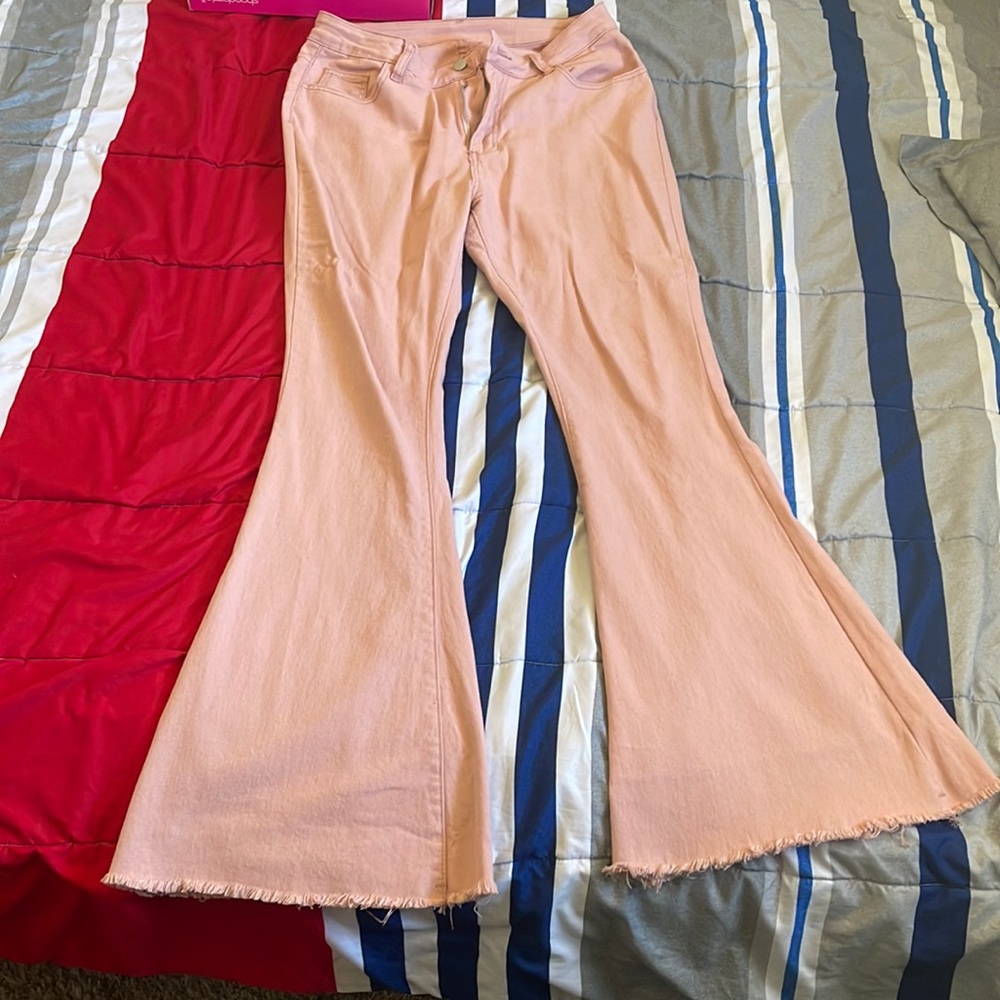 Waist: 31 Length: 32